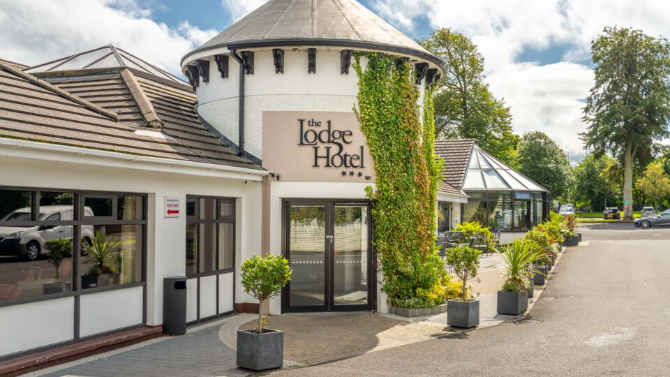 TheHunterBros_LodgeHotel_Exterior-10